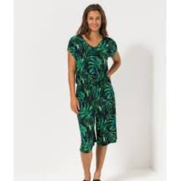 Green Leaf Print Brazil Knit Romper capri length - Picture 1 of 9